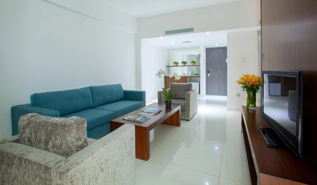 King Suite Front Sea View