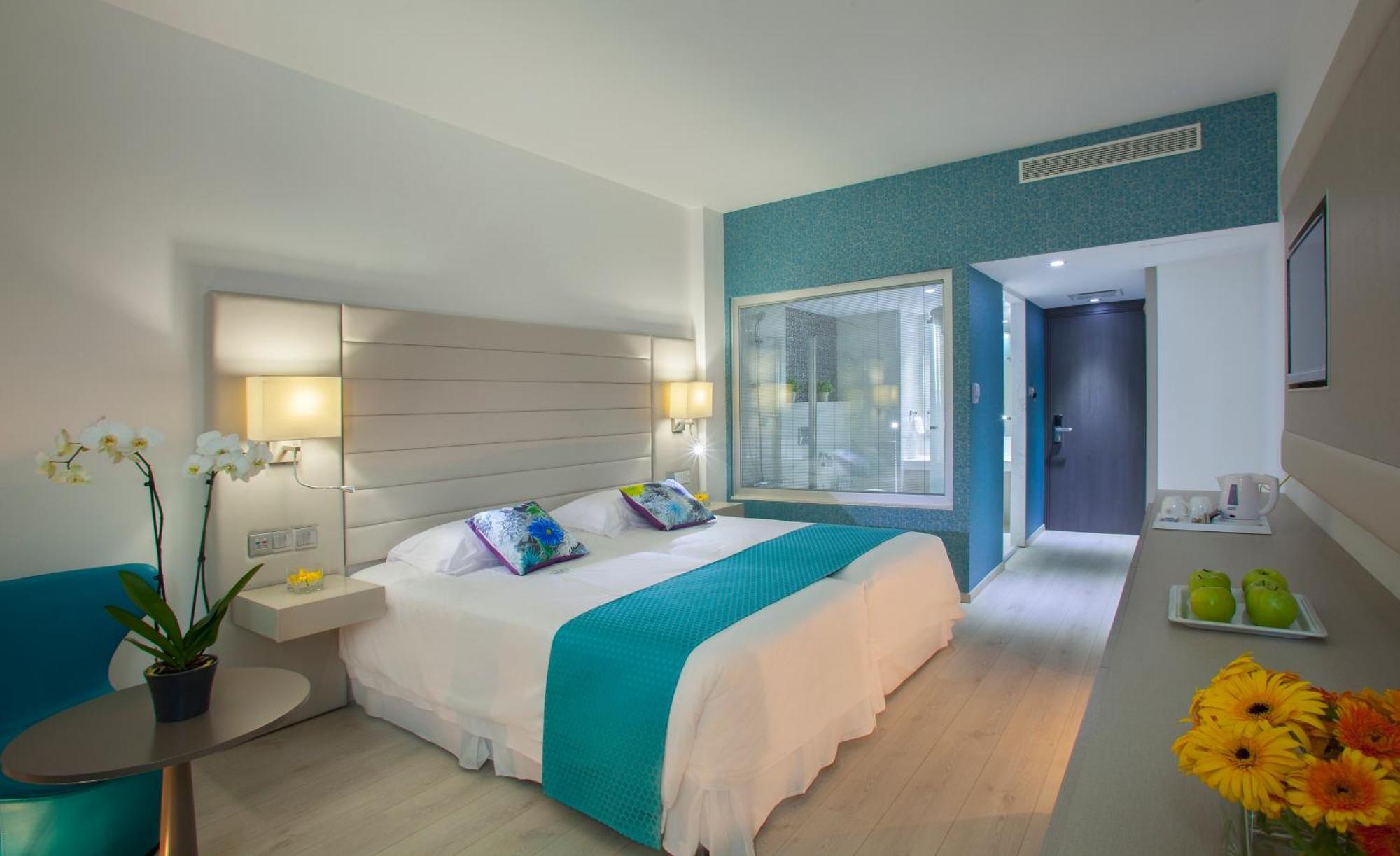 Superior Room Side Sea View
